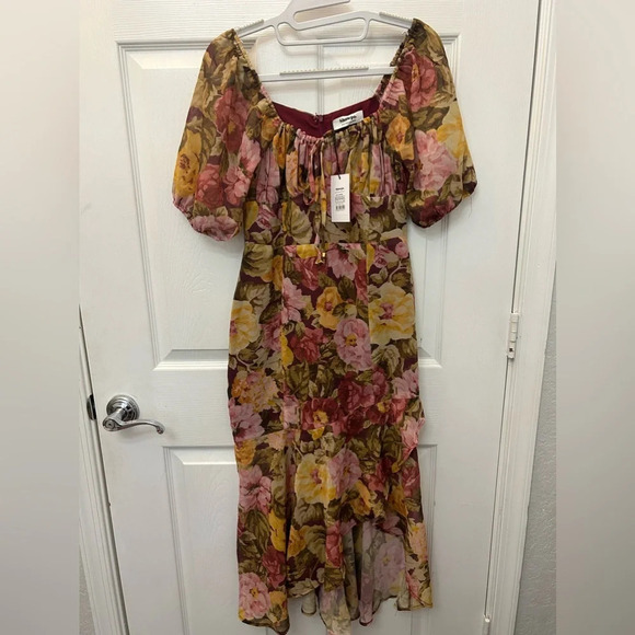 SHOWPO JASALINA MIDAXI DRESS - PUFF SLEEVE DRESS IN CLASSIC FLORAL  sz 4 - Picture 3 of 6
